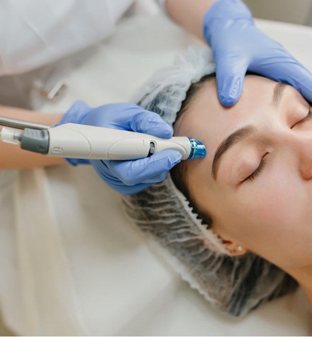 فريق نمو الطبي في العيادة